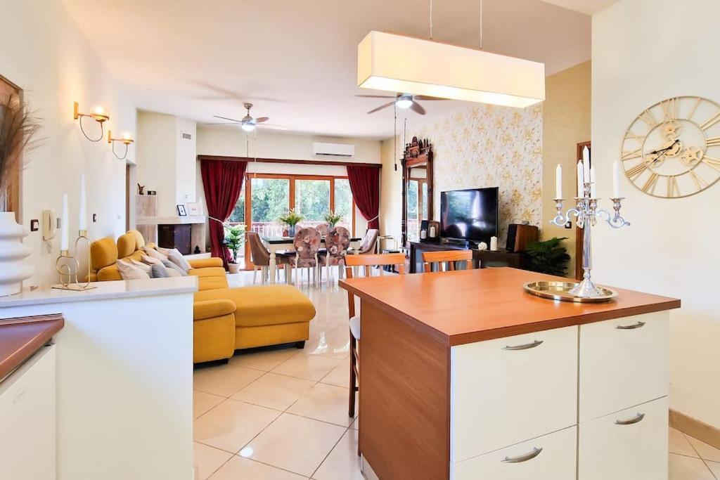 Apartment Kalliope, 200M Sea Kaštela Extérieur photo